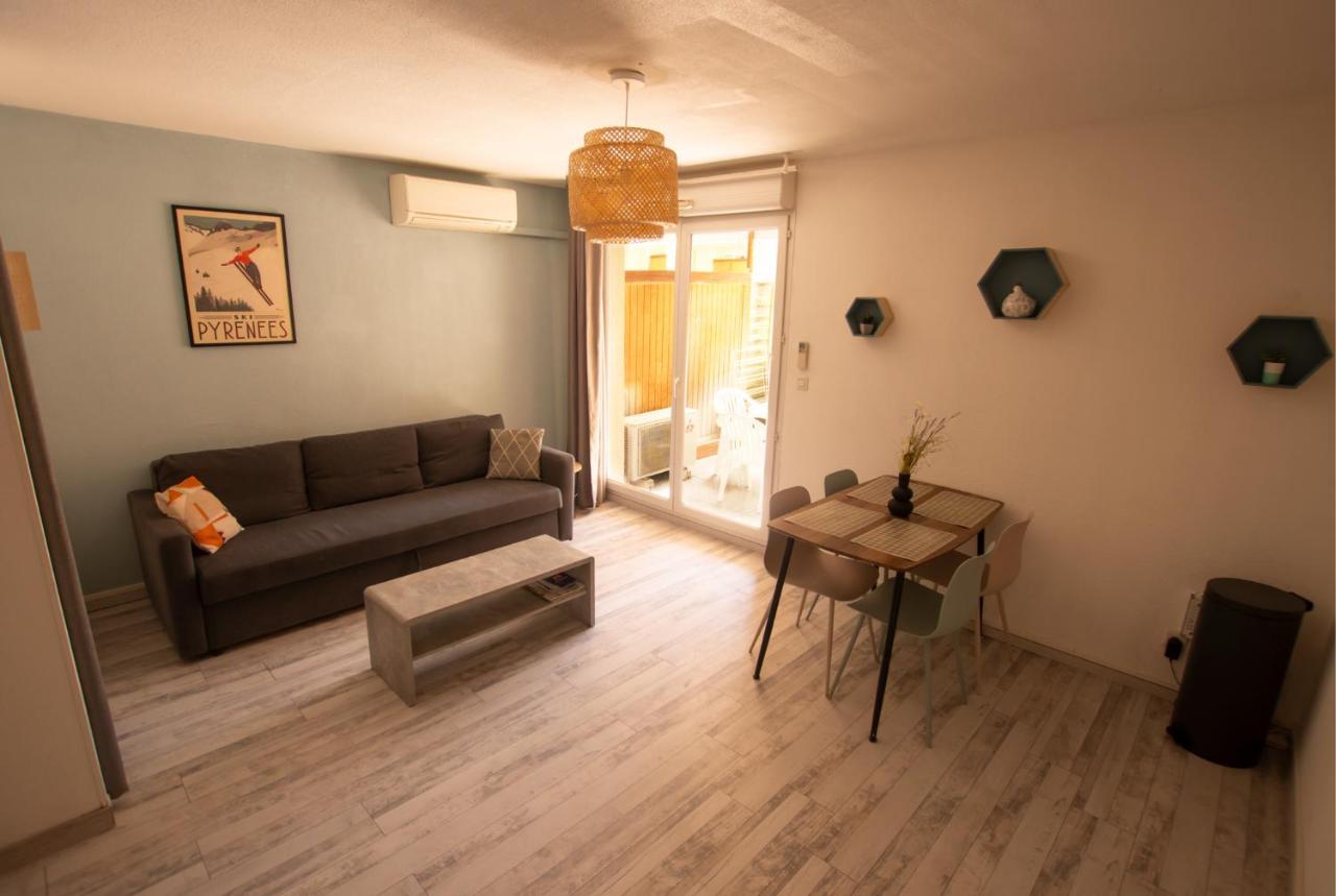Le Petit Pyreneen - Centre; Terrasse; Parking ลูร์ด ภายนอก รูปภาพ